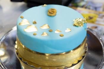 Cake Decorating With Edible Gold Leaf – Cake Baker